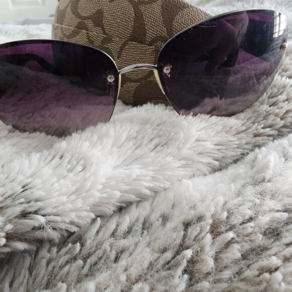 COACH ANASTASIA SUNGLASSES WITH CASE AND CLEANING RAG - Picture 9 of 9